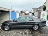 Mercedes-Benz CE 300 - schwarze Mercedes-Benz CE 300