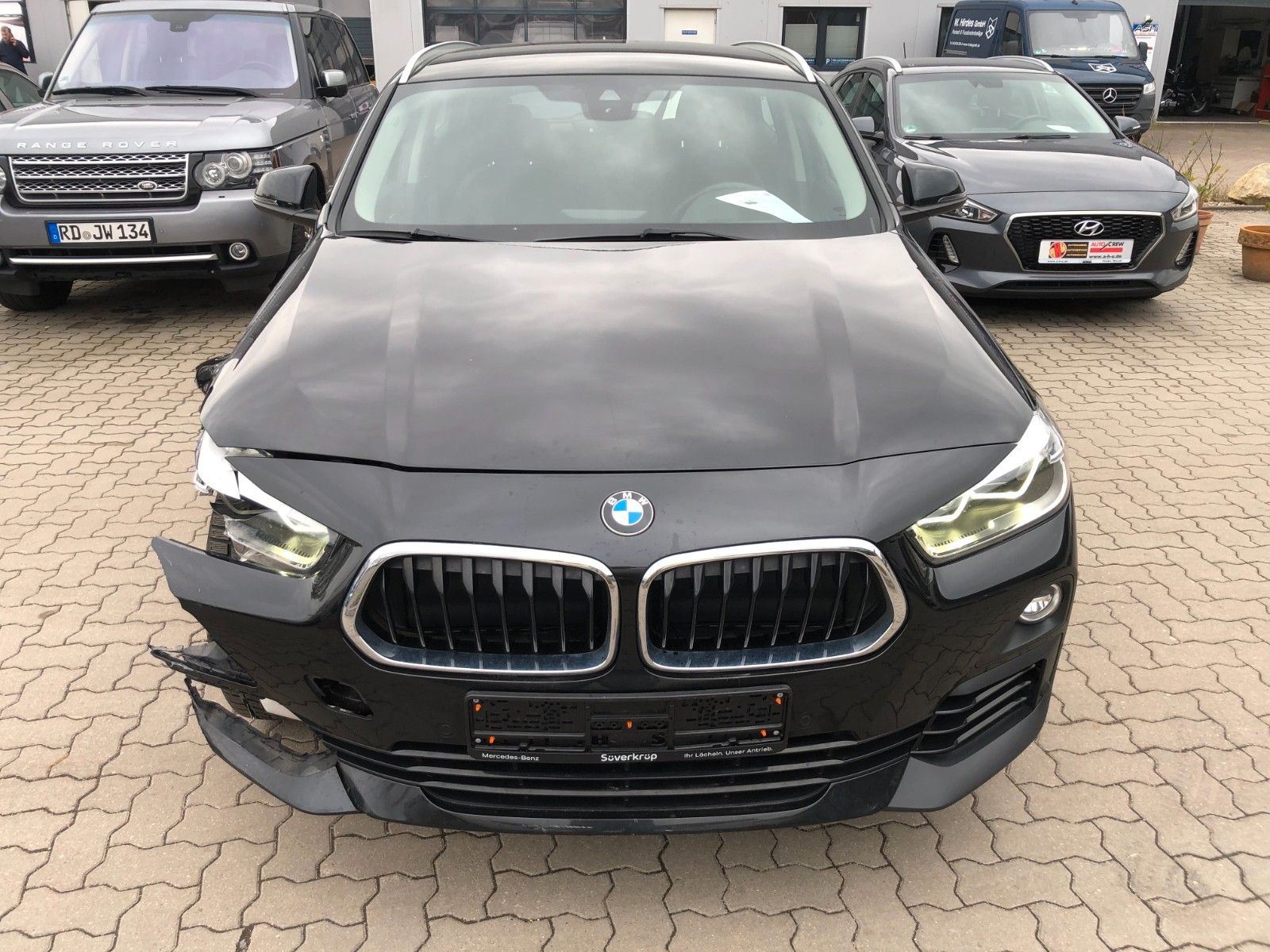 Fahrzeugabbildung BMW X2 sDrive 20 i Advantage Frontschaden