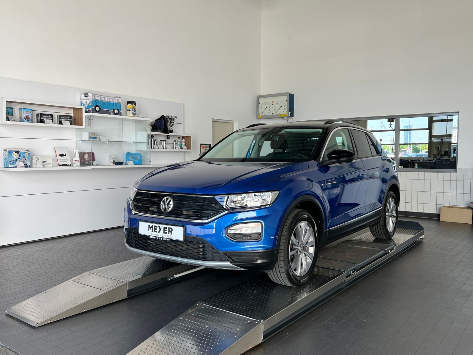 Fahrzeugabbildung Volkswagen T-Roc Comfortline 2.0 TDI DSG 4Motion *AHK, Stan