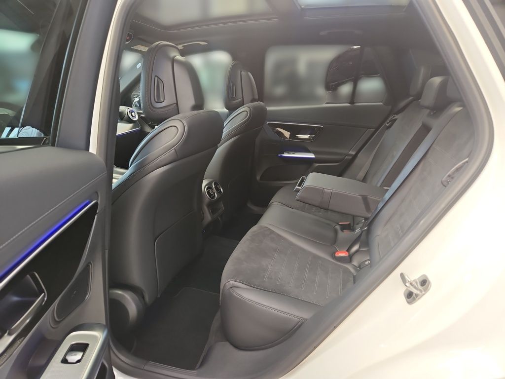 Fahrzeugabbildung Mercedes-Benz GLC 300 de 4MATIC +AMG+NIGHT+AHK+PANORAMA+