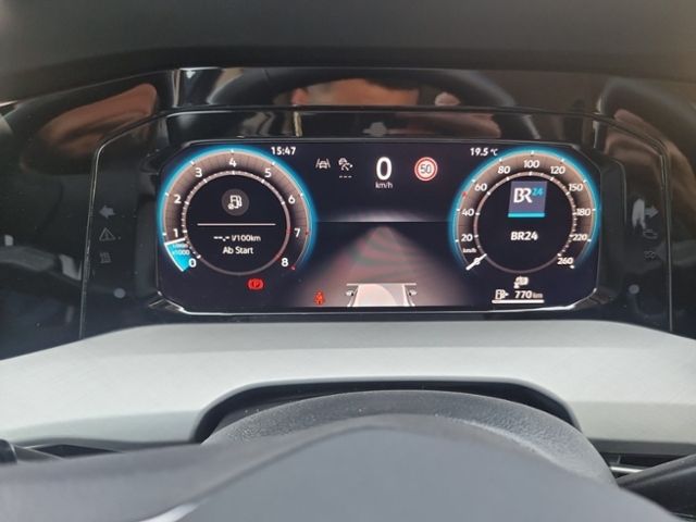 Fahrzeugabbildung Volkswagen Golf VIII 1.5 TSI LIFE SHZ LED-PLUS NAVI KLIMA K