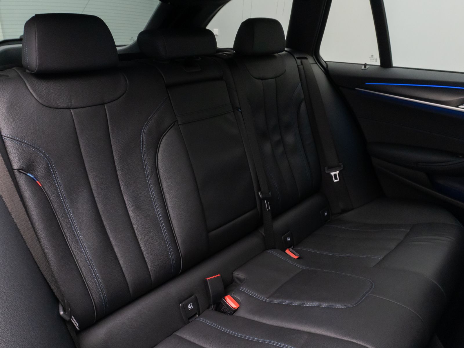 Fahrzeugabbildung BMW 530d M Sport Kamera HUD DAB H/K Komfort Alarm