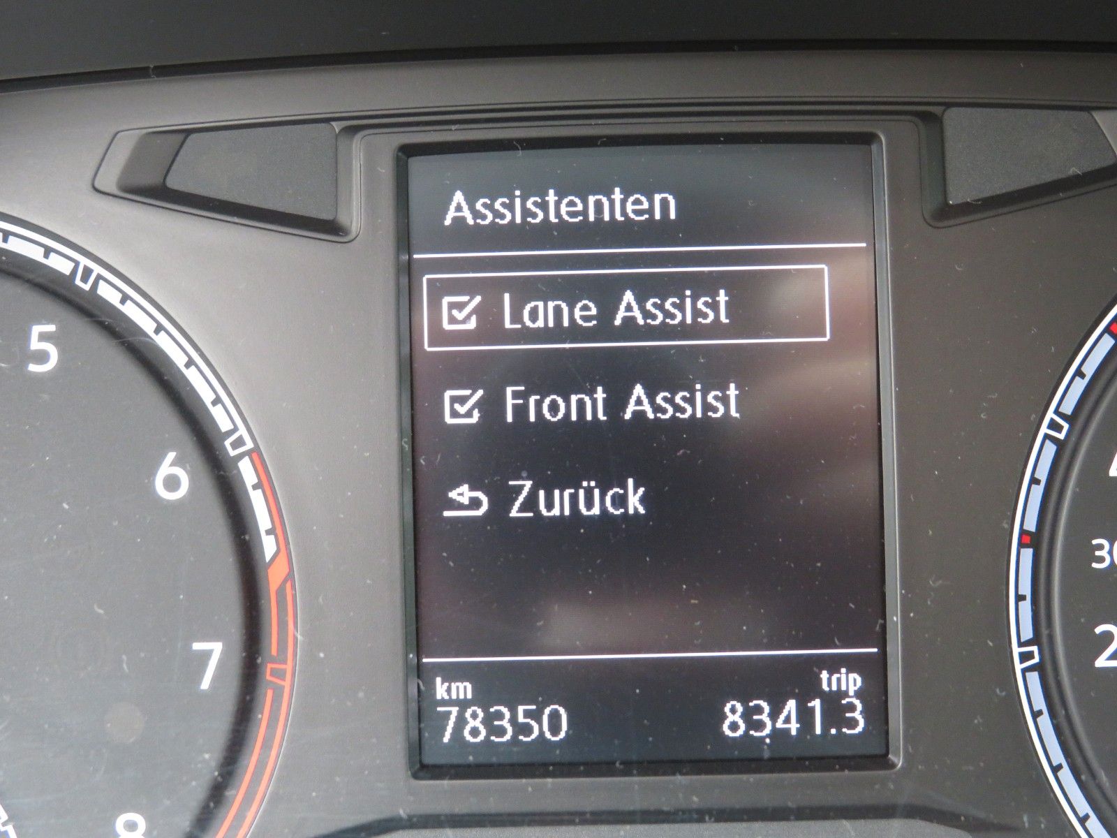 Fahrzeugabbildung Volkswagen T-Roc  PDC, SITZH. APP-CONNECT/NAVI CLIMATR. 1