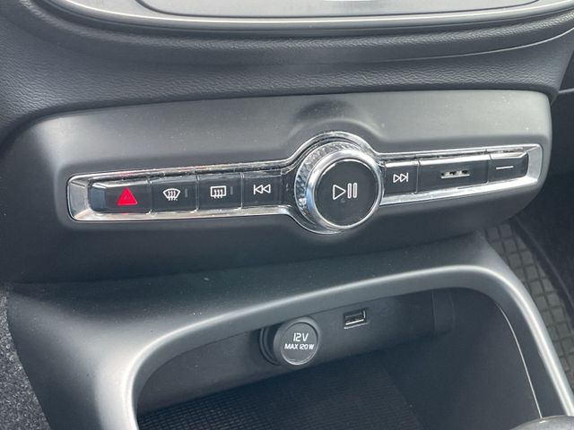 XC40 Basis D3 2WD AHK/Navi/GRA/PDC hi/Sitzhzg