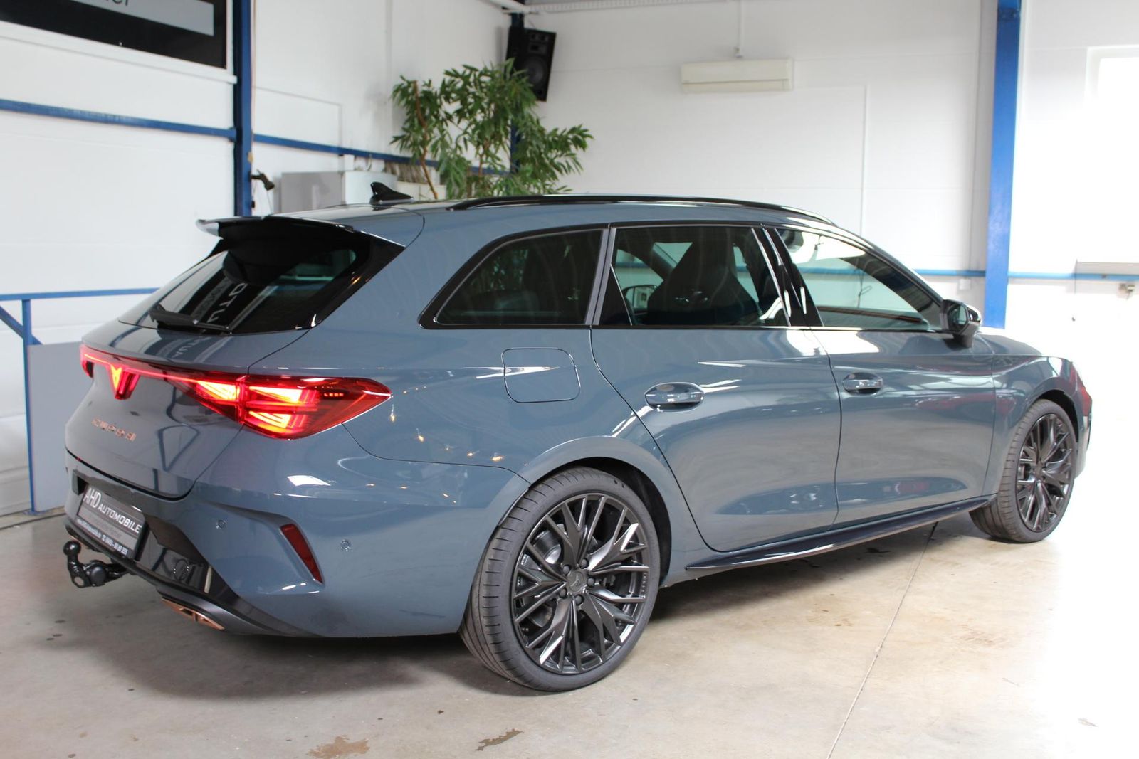 Cupra LEON ST VZ Black Edition 1.5 e-HYBRID DSG 272 PS imagem 3