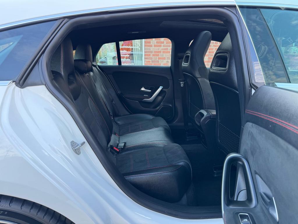 Mercedes-Benz CLA 35 AMG