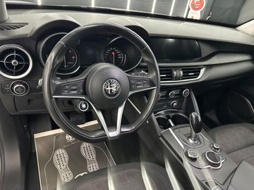 Alfa-Romeo Stelvio - 12