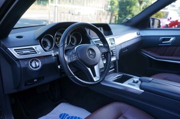 Mercedes E 300 - 12