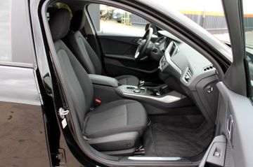 Fahrzeugabbildung BMW 118i Advantage Steptronic Temp. Navi LED PDC FSP
