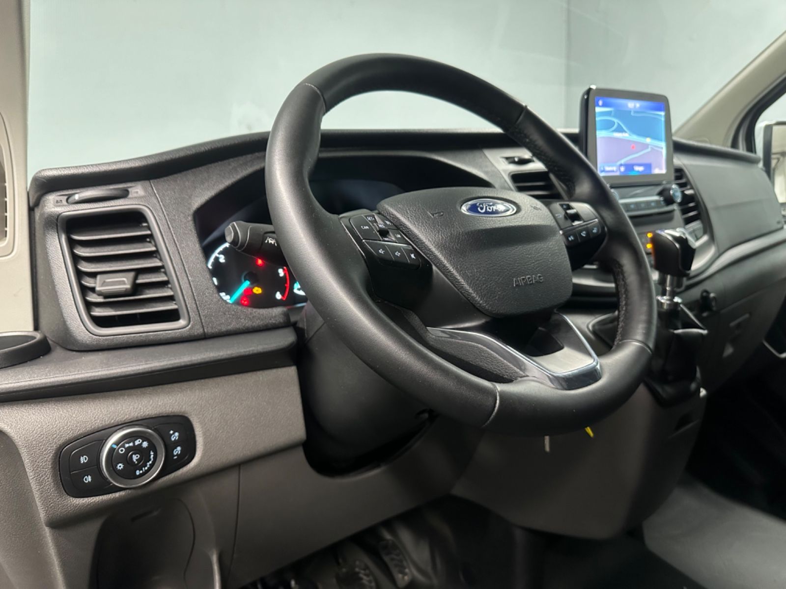 Fahrzeugabbildung Ford Transit Custom 300 L1H1 TREND*NAVI*TEMPO*KAMERA*