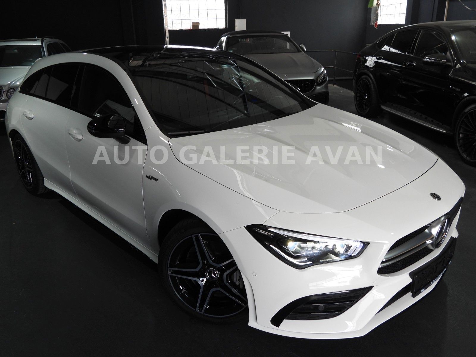 Mercedes-Benz CLA 35 AMG SHOOTING BRAKE 4M imagem 3