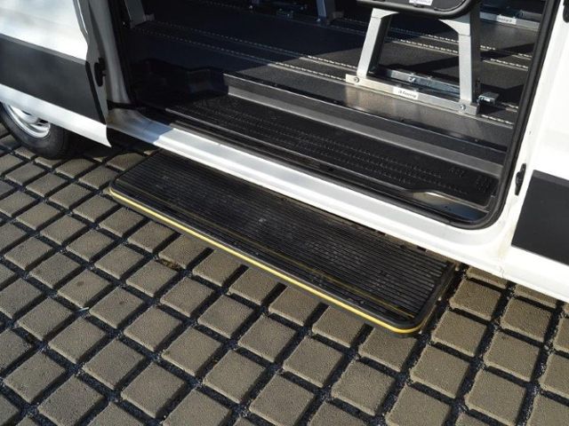 Crafter 35 TDI MR HD 9-SITZER/ROLLSTUHL/SCHNIERL