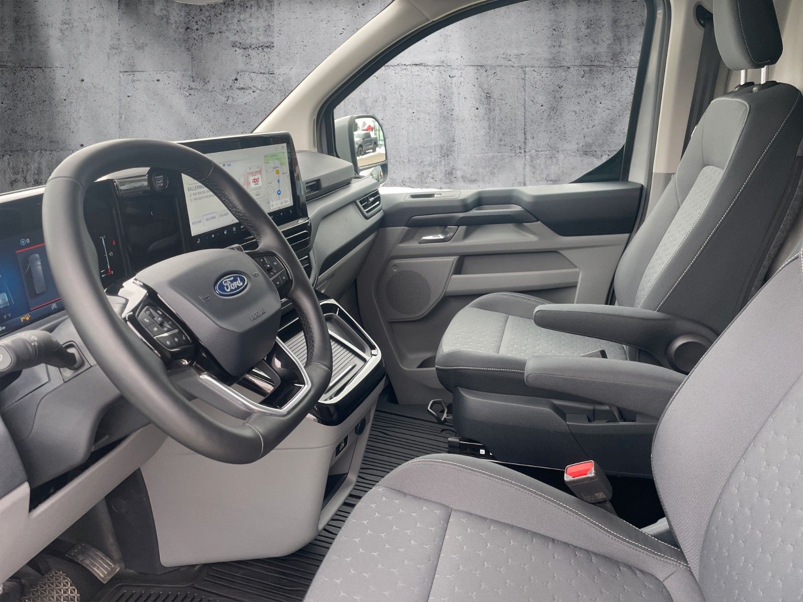 Fahrzeugabbildung Ford Transit Custom Kasten 320 L1 Limited AWD