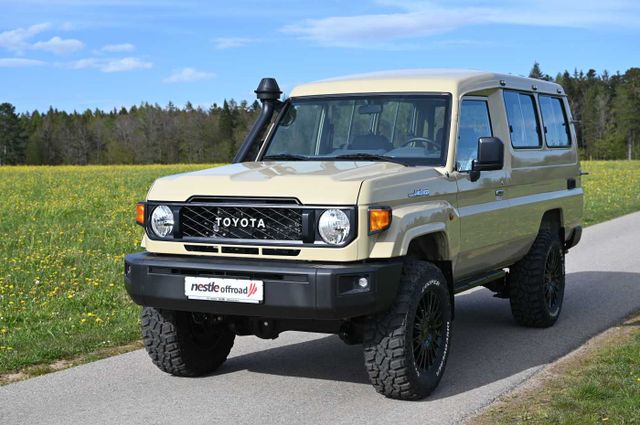 Toyota Land Cruiser GRJ 78 4.0 V6 5-Gang NESTLE OFFROAD