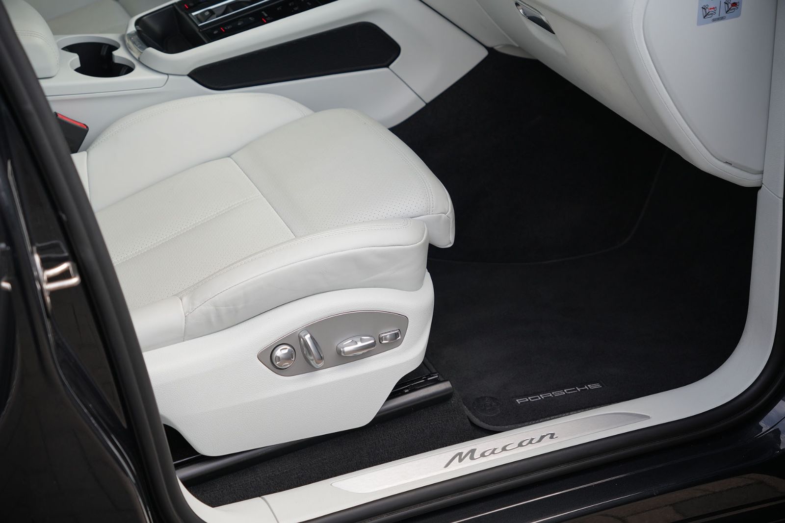Porsche Macan LEDER KREIDE-ACC-LUFTF-PANO-SPORTABG.-VOLL foto 20