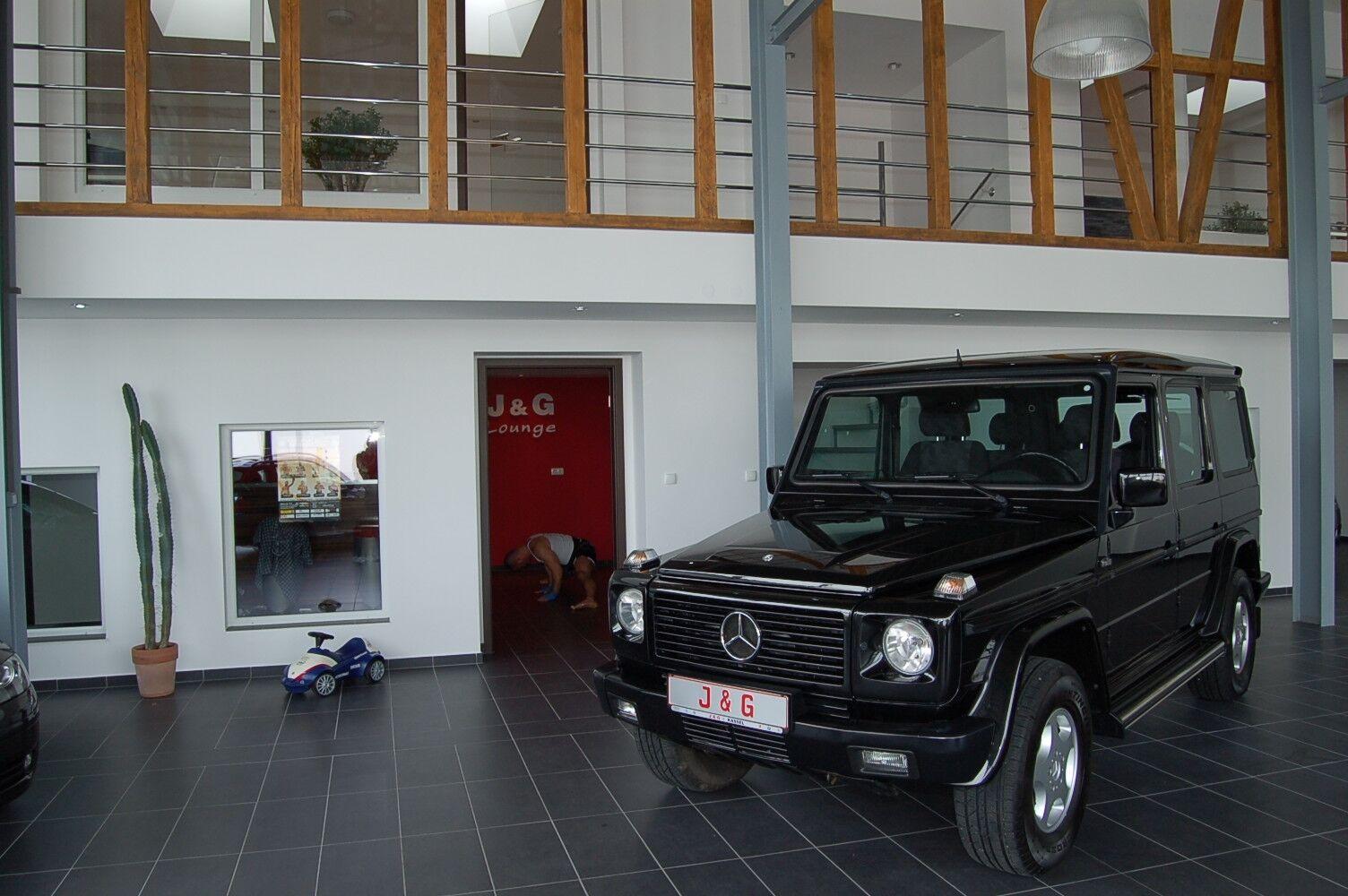 showroom-image-bottom
