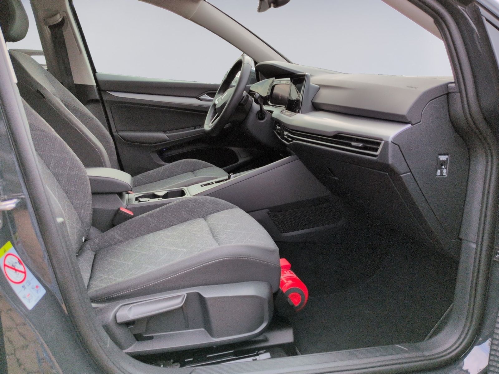 Golf VIII 1.0 eTSI DSG Life LED+ACC+APP+NAVI