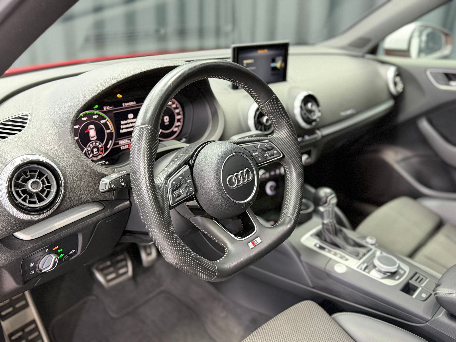 Fahrzeugabbildung Audi A3 Sportback e-tron s-line |AHK|PANO|NAVI