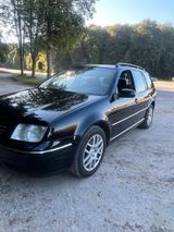 Volkswagen VW Bora - Spezial Edition - 4000 bis 15.07 - VW Bora mit Anhängerkupplung