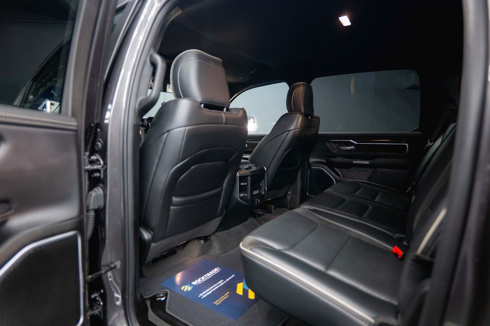 Fahrzeugabbildung Dodge RAM 5.7 V8 HEMI 4x4 LARAMIE Offroad Night LED