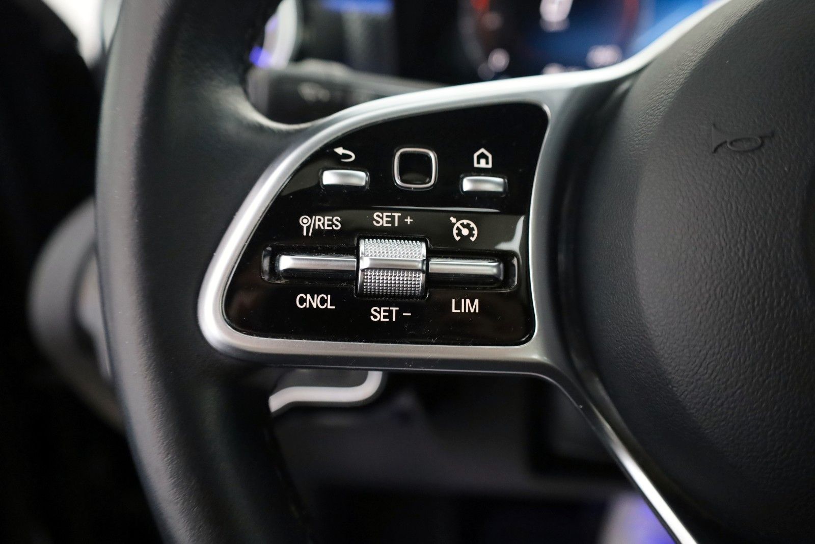 Fahrzeugabbildung Mercedes-Benz A 250e Progressive,Leder,Navi,LED,SH,Kamera,Pano