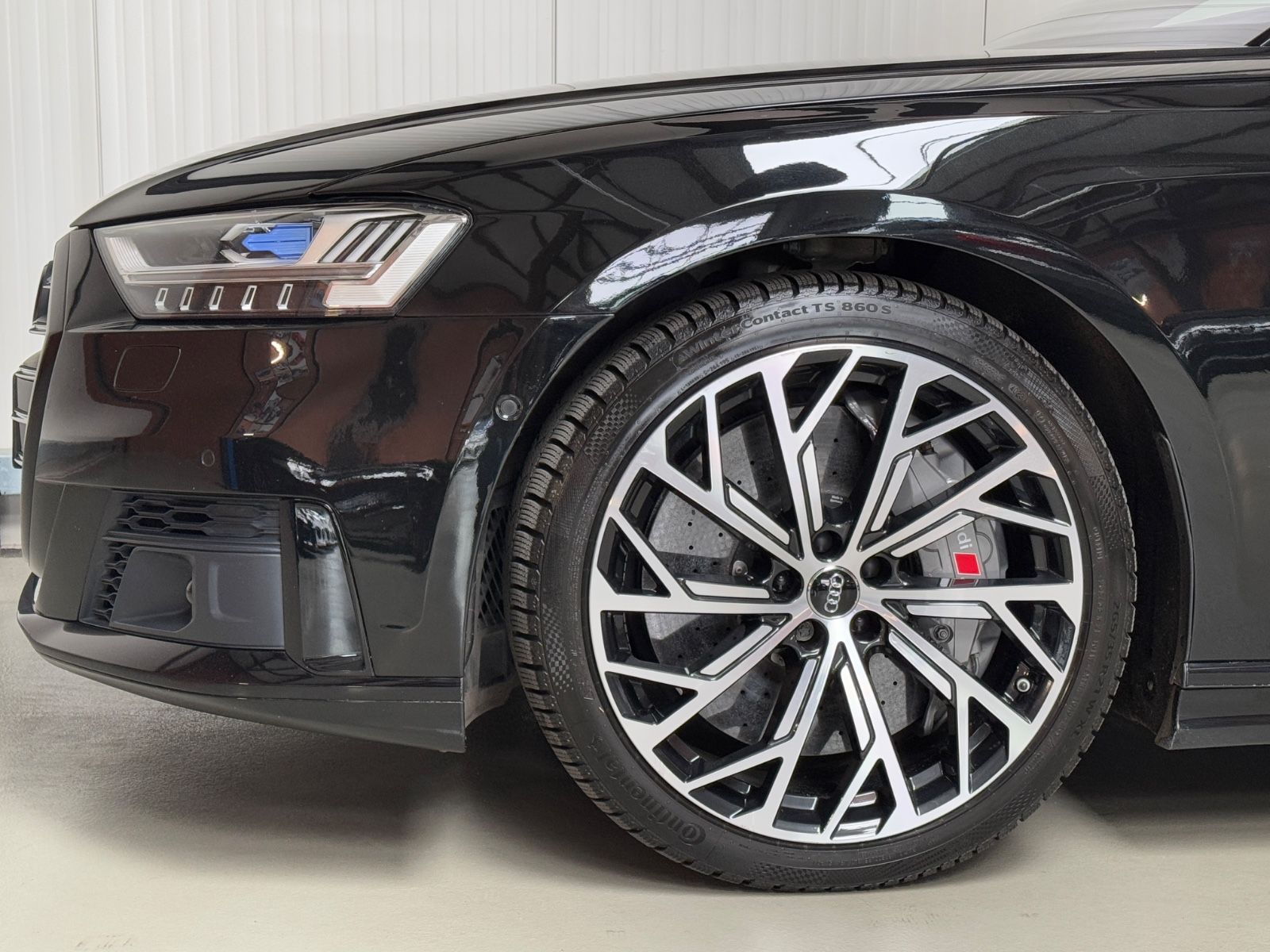 Fahrzeugabbildung Audi S8 4.0 TFSI quattro/HUD/360°/ACC/Massage/Keramik