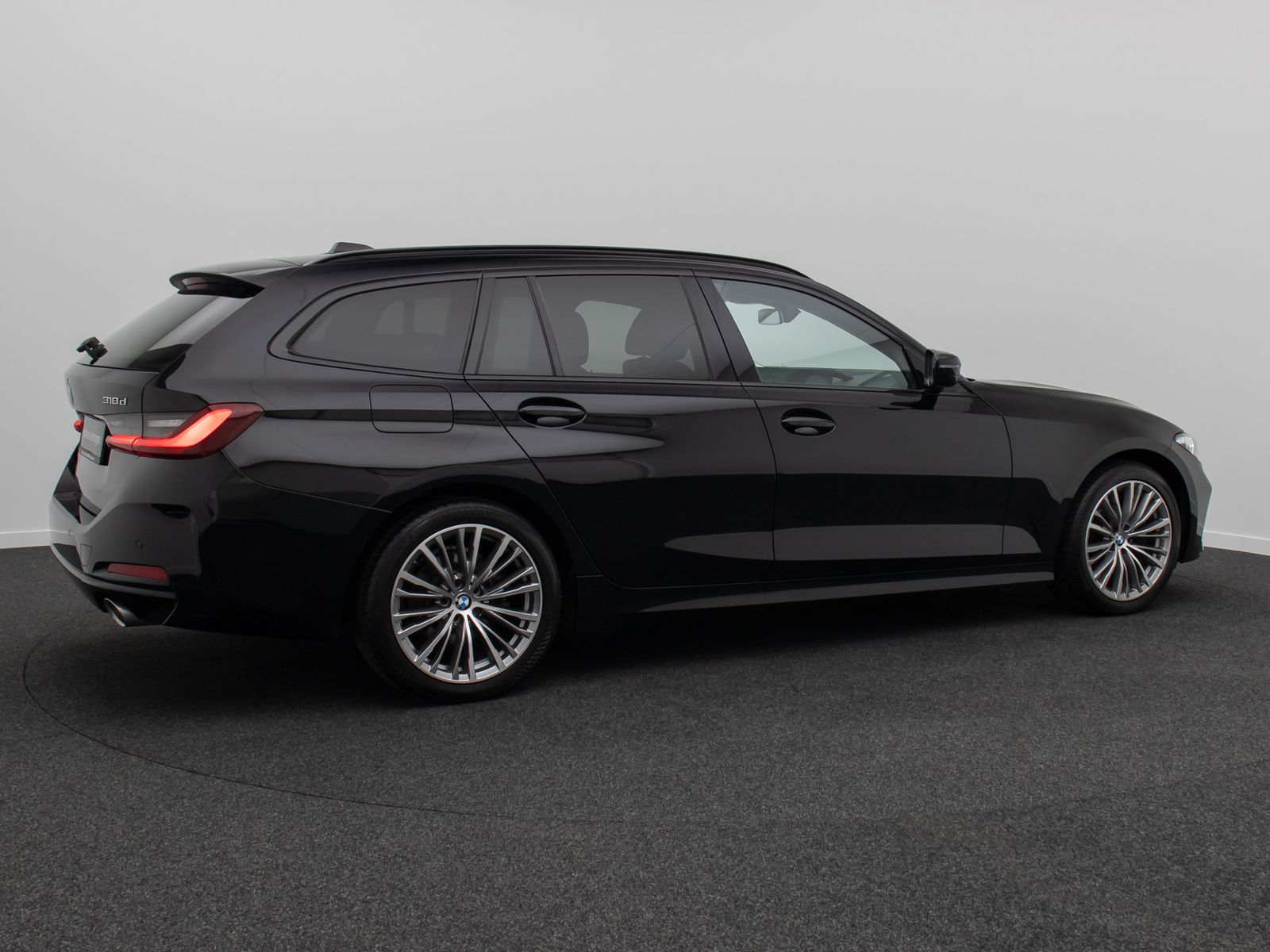 Fahrzeugabbildung BMW 318d GeschwindigReg DAB Cockpit+Widscreen 18Zoll