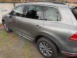 Volkswagen Touareg 3.0 V6 TDI BMT R-Line tadellos Zustand - graue Volkswagen Touareg