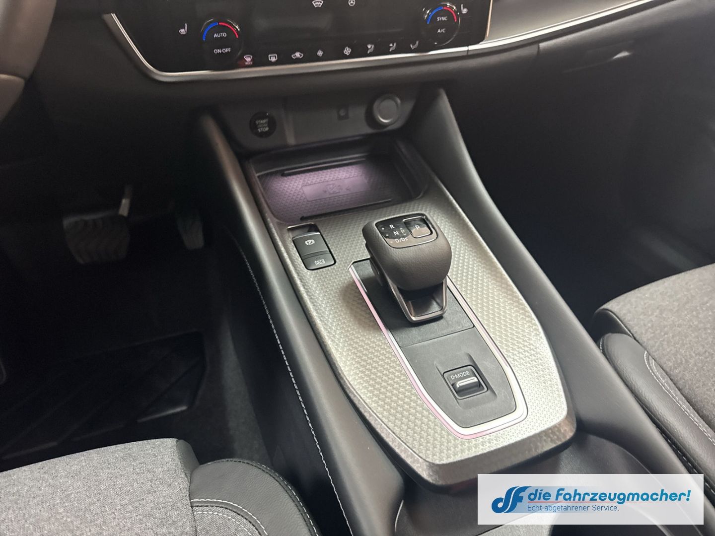 Fahrzeugabbildung Nissan Qashqai N-Connecta Navi 360 Kamera LED Apple Car