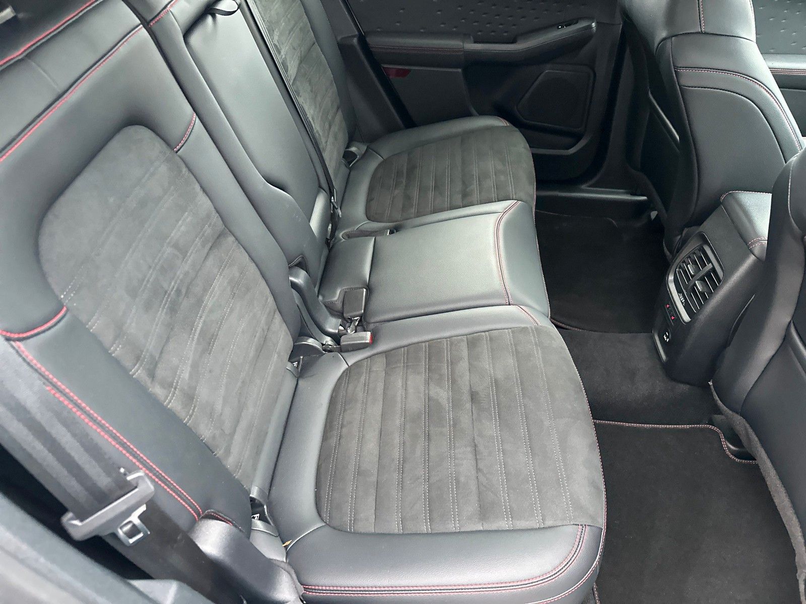 Fahrzeugabbildung Ford Kuga ST-Line X PHEV, WINTER,-TECHNOLOGIE-PAKET