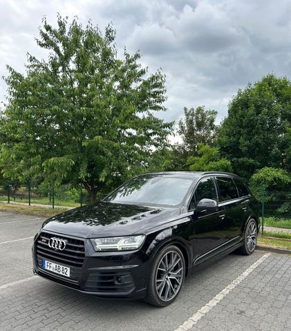AUDI SQ7 4.0 TDI quattro 