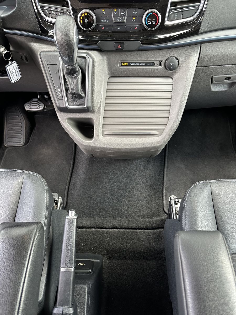 Fahrzeugabbildung Ford Tourneo Custom 320 L2H1 Active NAV+XEN+KAM+AHK