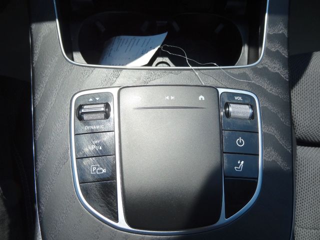 Fahrzeugabbildung Mercedes-Benz E 300 de/AMG/Pano/Widesreen/AHK/Leder/