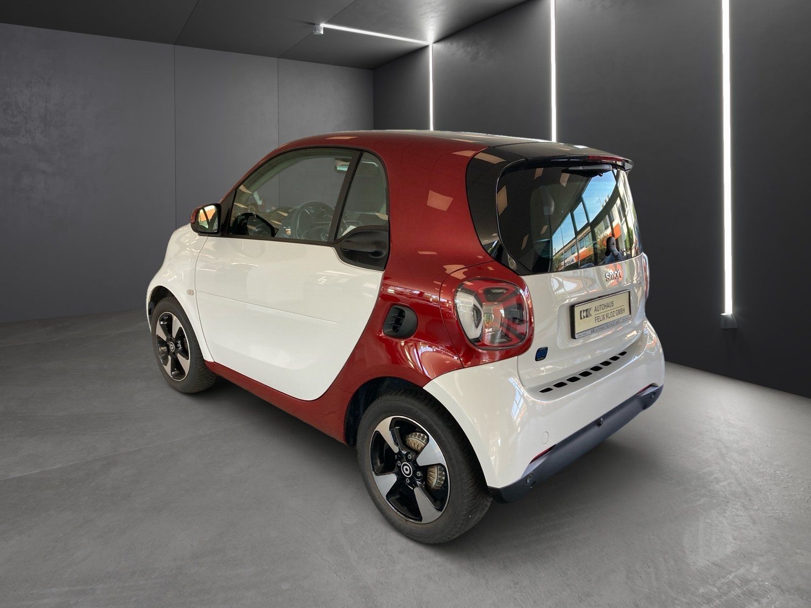 Fahrzeugabbildung Smart smart EQ fortwo Exclusive*Pano*LED*Kamera*22kW*