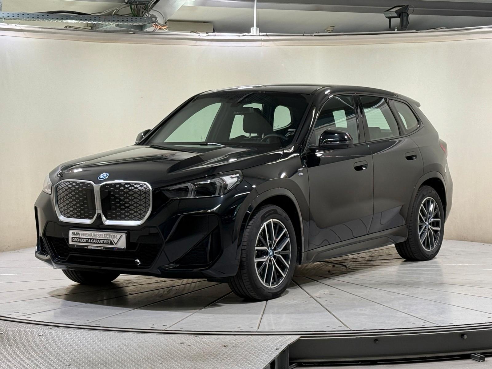 BMW X1 iX1 xDrive30 M Sportpaket AHK ACC 360° HUD HK