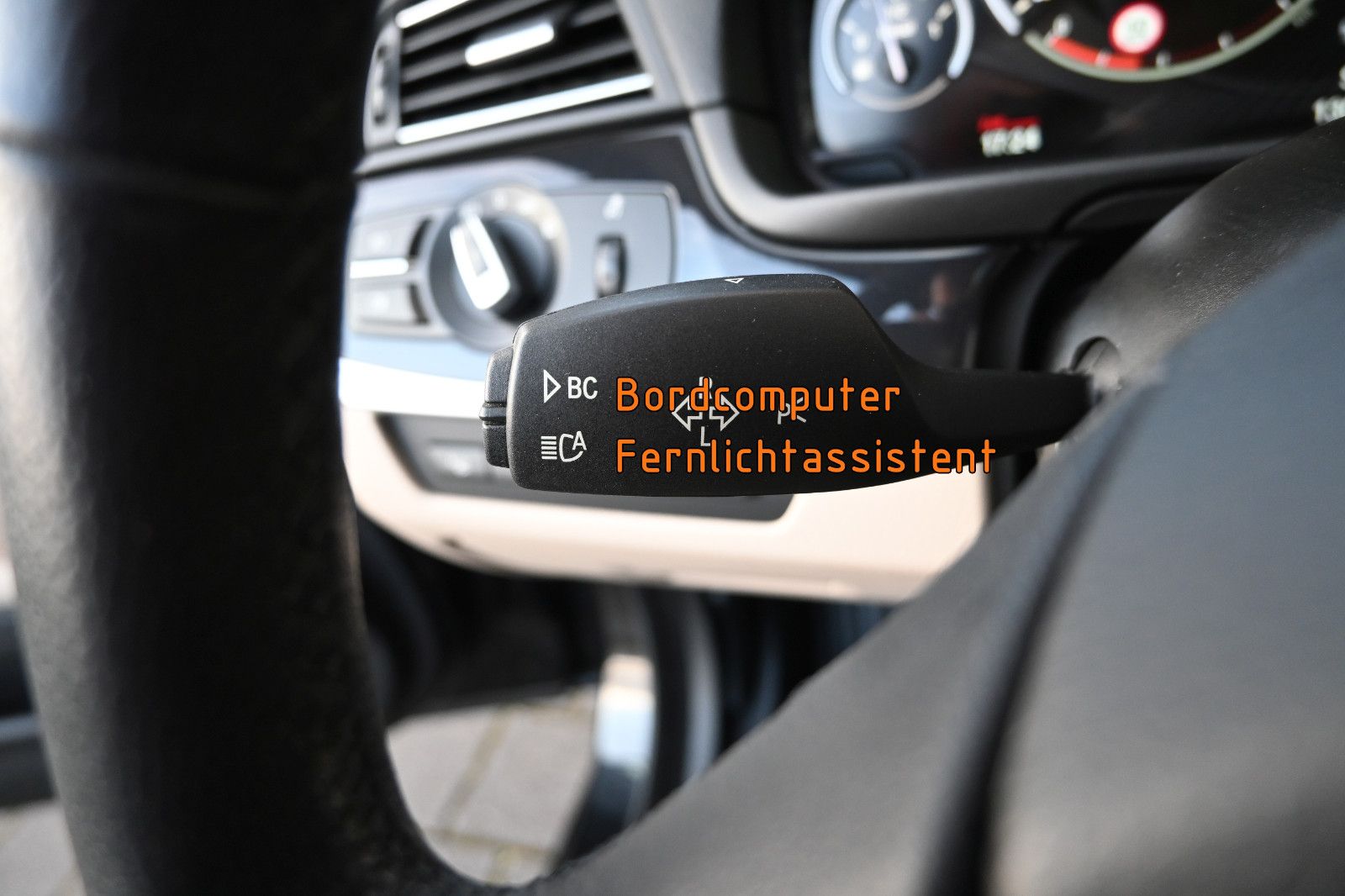 Fahrzeugabbildung BMW 530d Aut. °GLASDACH°HUD°KOMFORTSITZ°STANDHEIZUNG