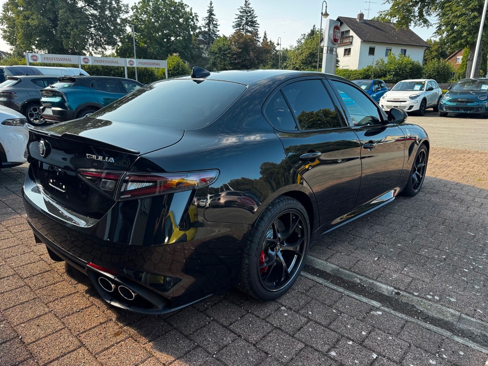 Fahrzeugabbildung Alfa Romeo Giulia 2.9 V6 Bi-Turbo 520PS Quadrifoglio Techp.