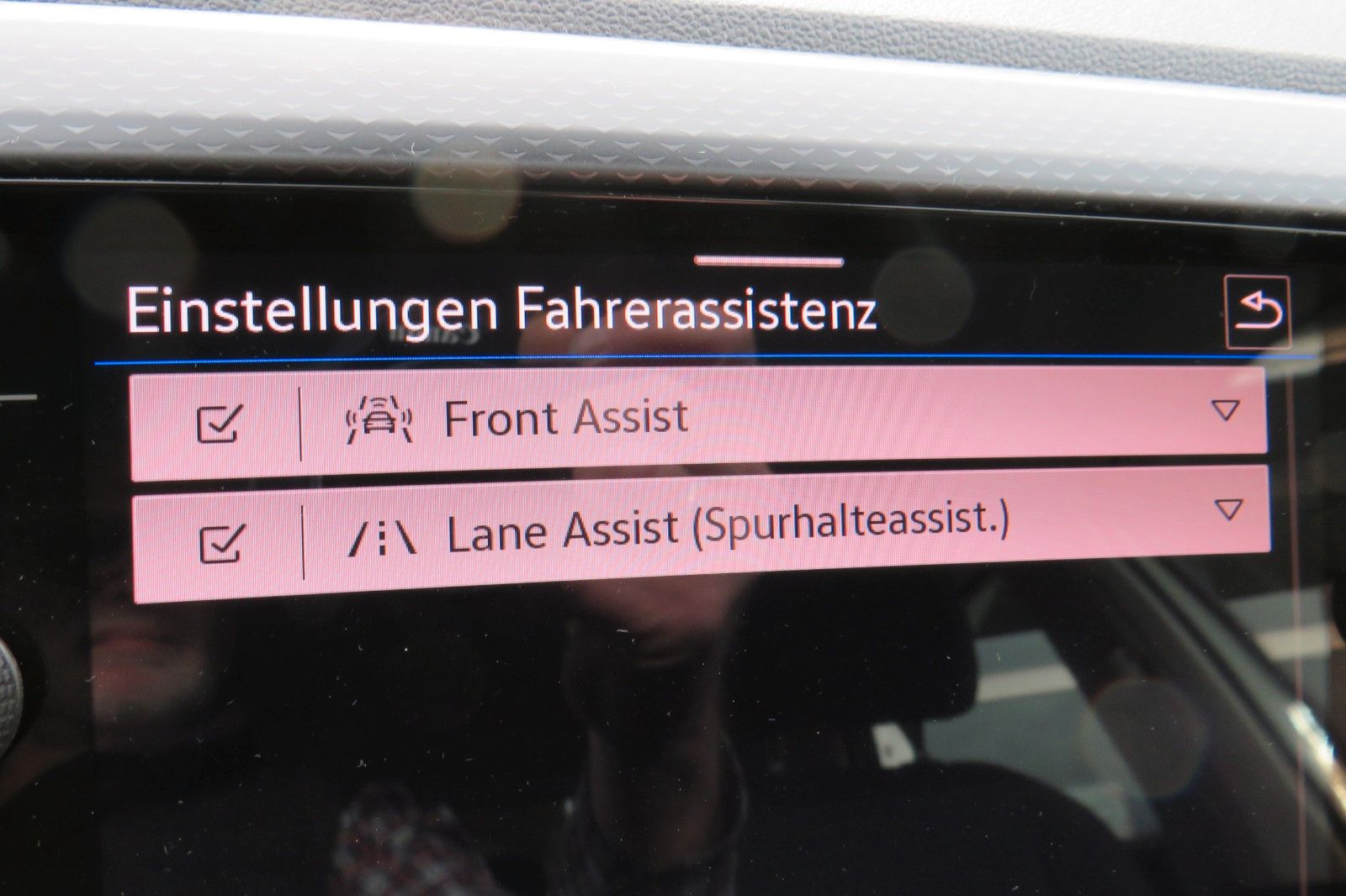 Fahrzeugabbildung Volkswagen T-Cross Life DSG PDC TELVOR SITZH. 1H.