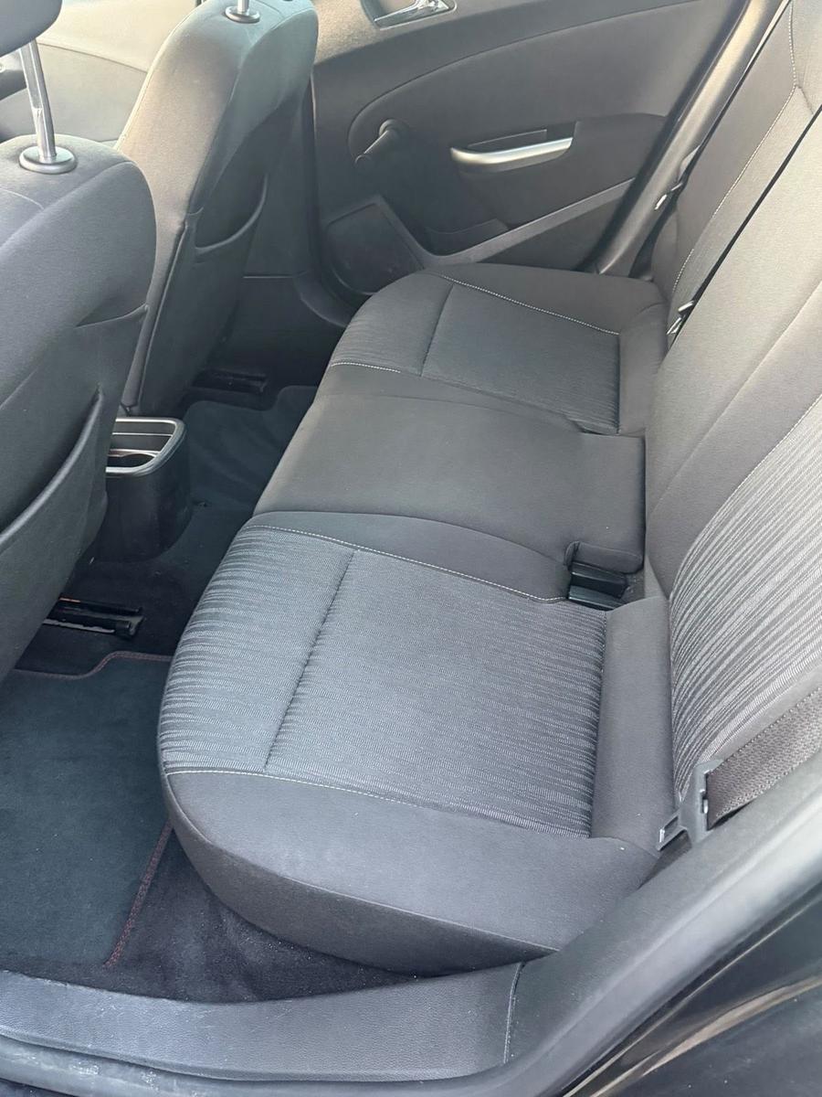 Opel Astra 2012 — photo 8