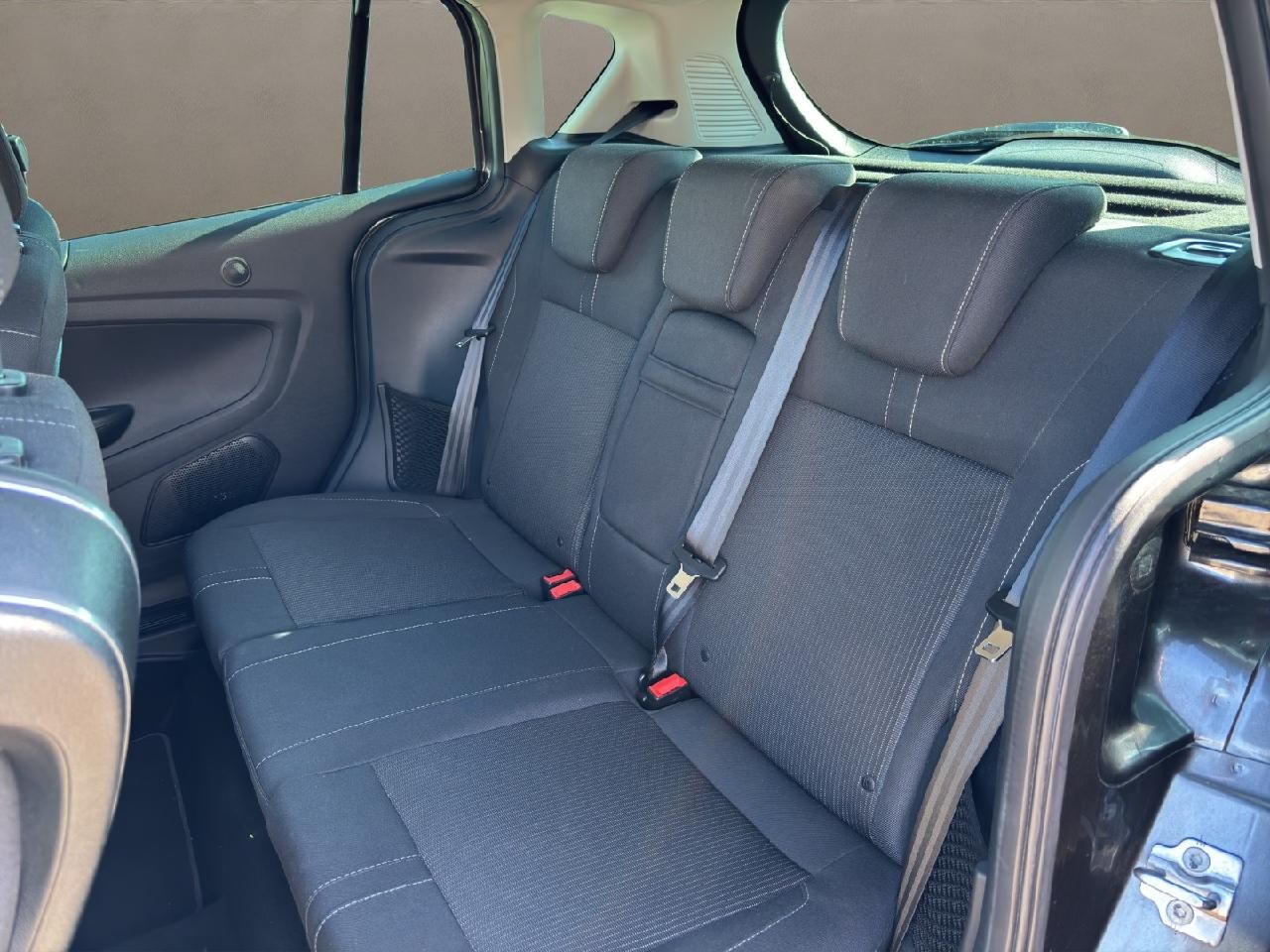 Fahrzeugabbildung Ford B-MAX Titanium