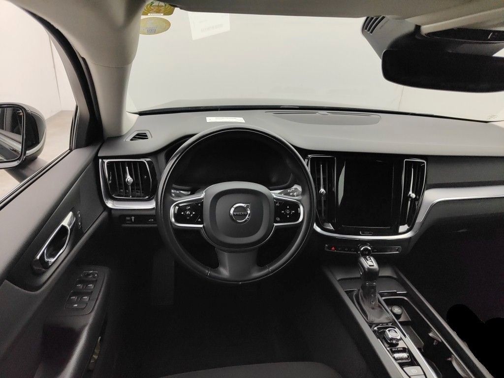 Fahrzeugabbildung Volvo V60 Momentum Pro D3 LED/NAVI/PDC/R´CAM/SHZ