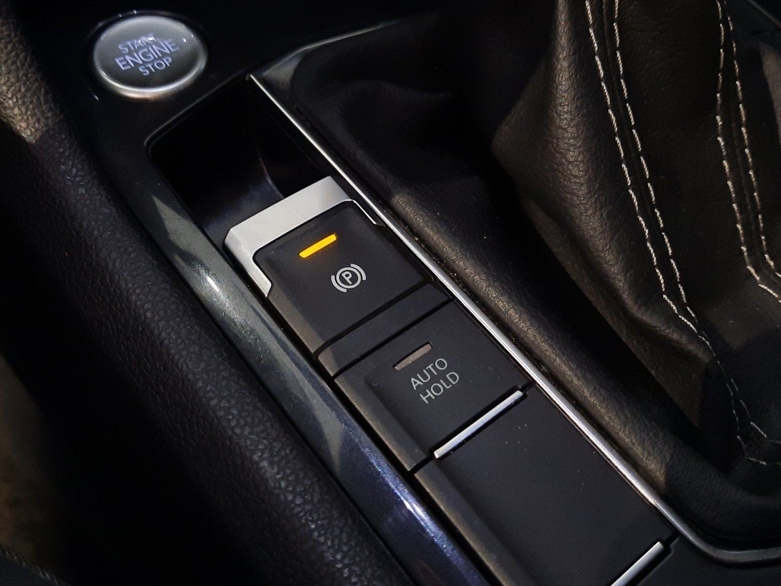 Fahrzeugabbildung Volkswagen Tiguan Allspace R-Line TDI 4M *Standhzg*Panodach