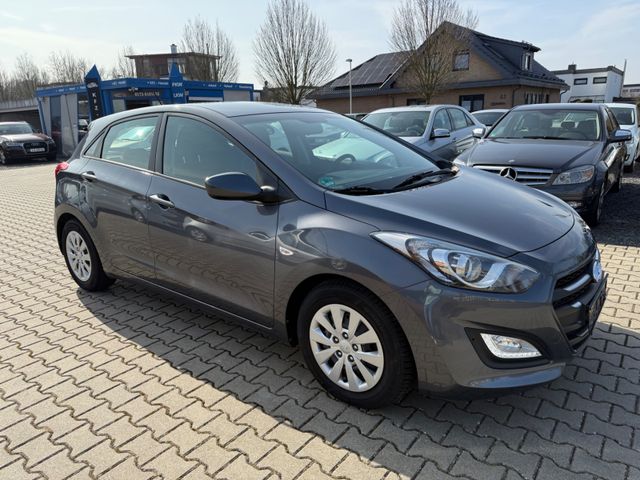 Hyundai i30 blue Classic 1.Hand erst 60tkm