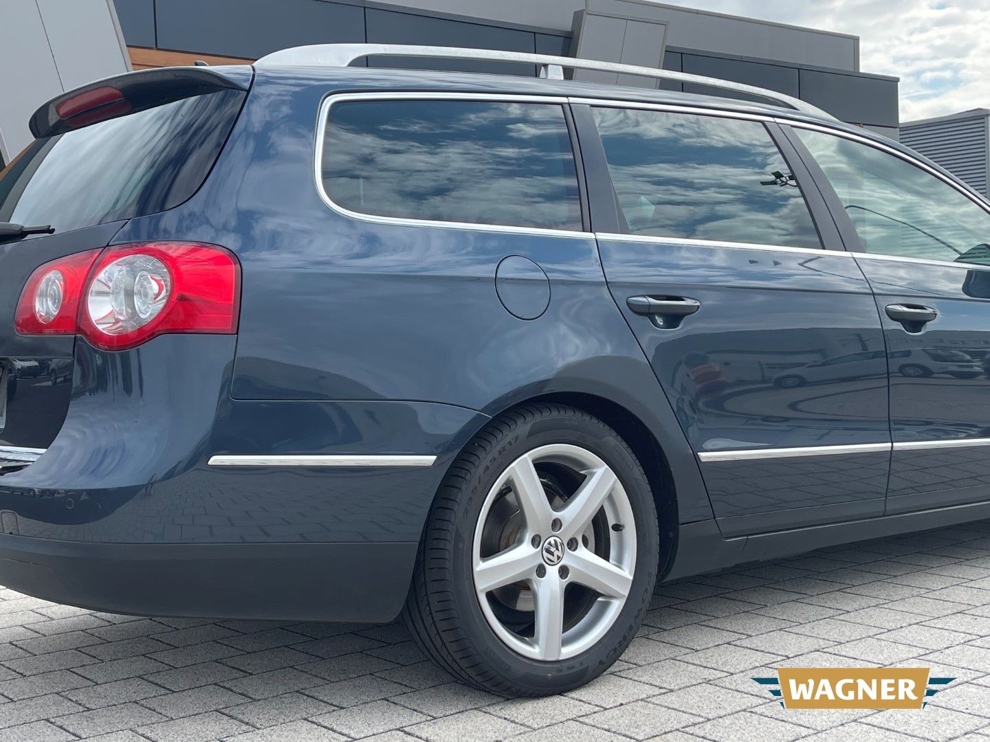 Fahrzeugabbildung Volkswagen Passat Variant Highline Lederausstattung