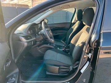 Fahrzeugabbildung Fiat Tipo 1.4 16V Street Klima SHZ Temp PDC BLuetooth