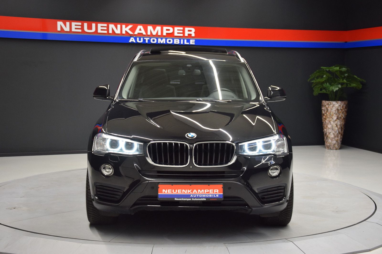 Fahrzeugabbildung BMW X3 xDrive 20d TeilLeder ACC HuD Pano Xen 360°