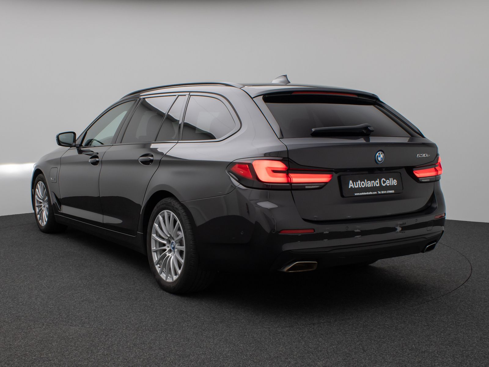 Fahrzeugabbildung BMW 530e Panorama Kamera DAB H/K WLAN Alarm Sport