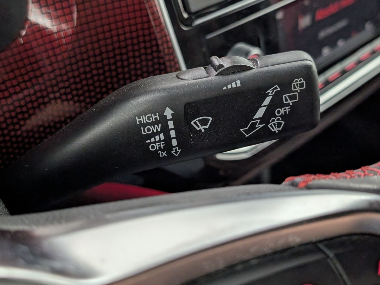 VW up ! GTI 1.0 TSI SHZ LED DAB – Bild 30