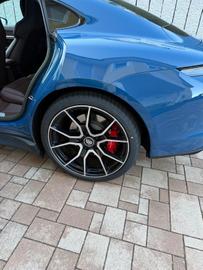 صورة 7 لـ 2023 Porsche TAYCAN