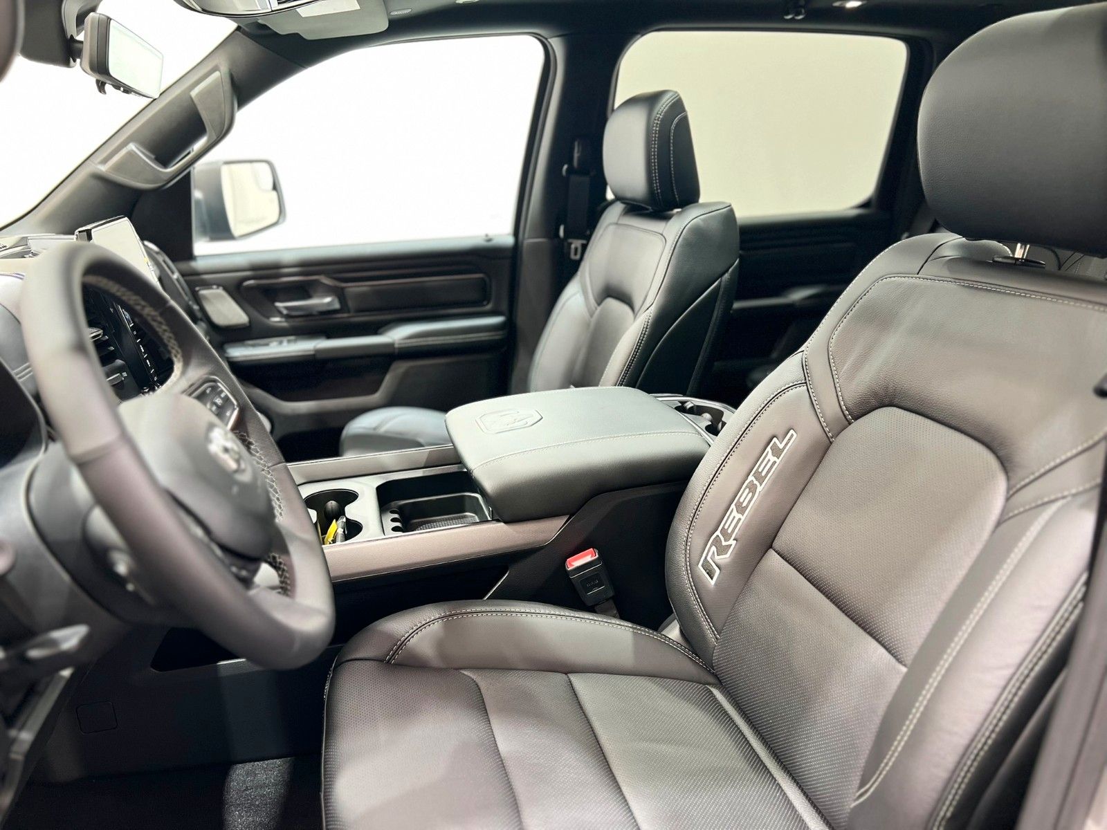 Fahrzeugabbildung Dodge RAM 1500 Rebel Night Premium*LUFT,HUD,PANO,360°*